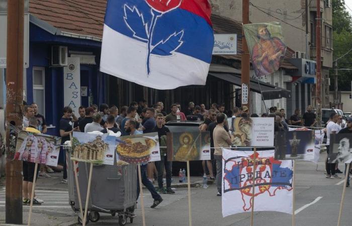 Serbian police closed down a festival promoting cultural exchange with Kosovo