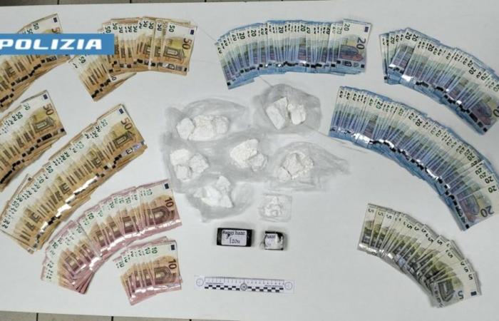 Taranto, drug dealing in the Old Town and Tamburi, one arrest