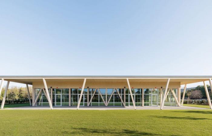 Parma, symmetry and perfect joints in the inclusive school of Enrico Molteni Architecture