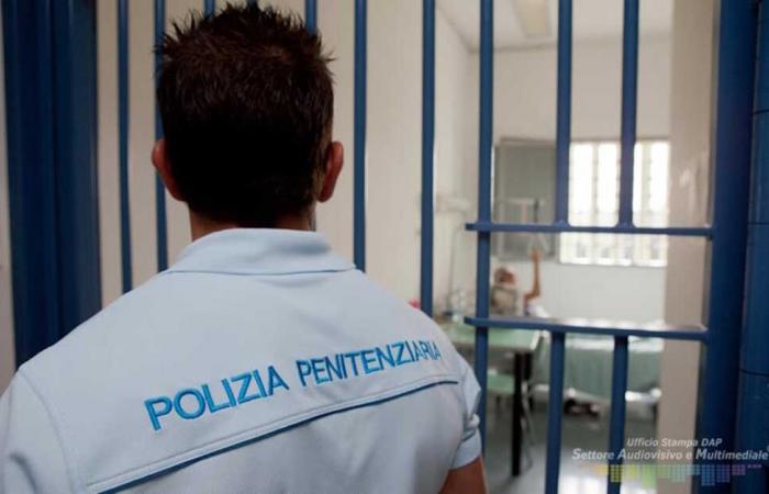 Four officers attacked in Civitavecchia prison • Terzo Binario News