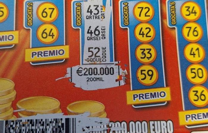 With a three euro scratch card he takes home 200 thousand