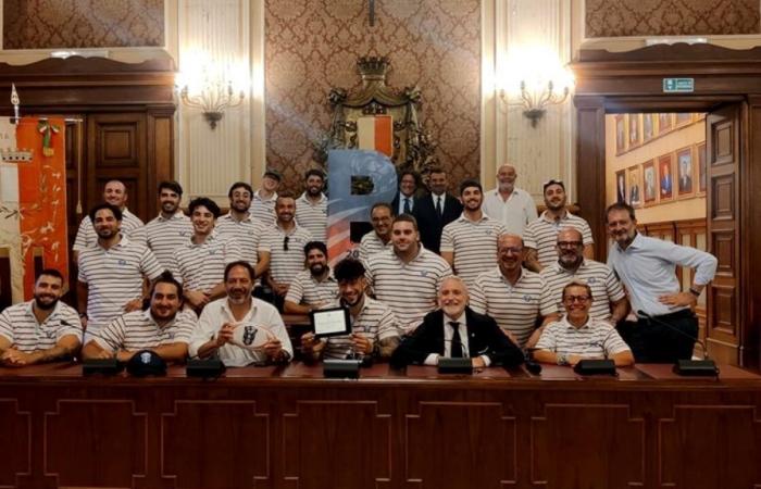 The Municipality rewards Tigri Rugby Bari promoted to B: “Extraordinary result”