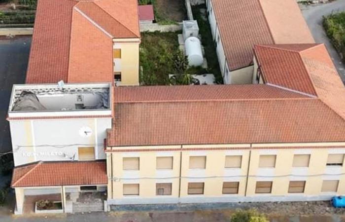Mileto, school roof collapses (despite numerous renovations)