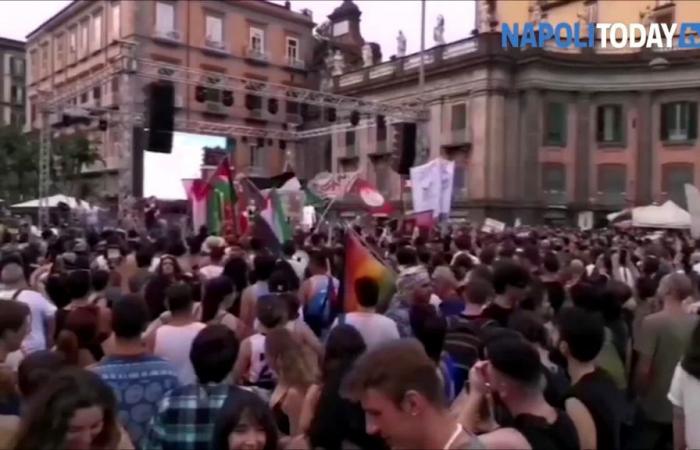 Former Opg militants protest the Naples Pride show