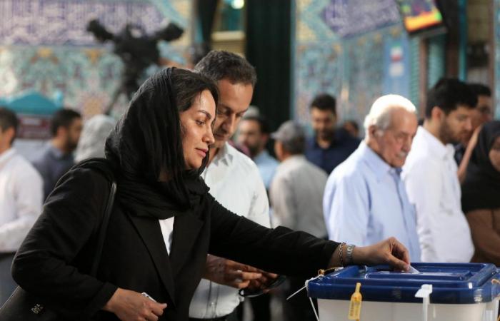 Iran elections: advantage for the reformist Pezeshkian, but there will be a run-off