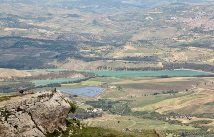 Lake Pergusa dry due to drought