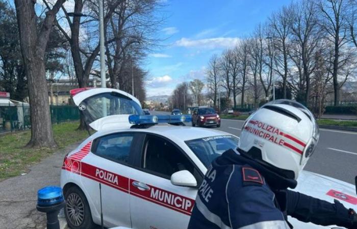 Prato: they flee to a checkpoint. Two criminals reported