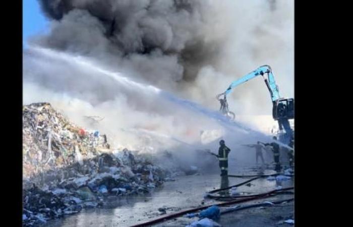 Modugno, waste fire at Recuperi Pugliesi: some storage areas sealed