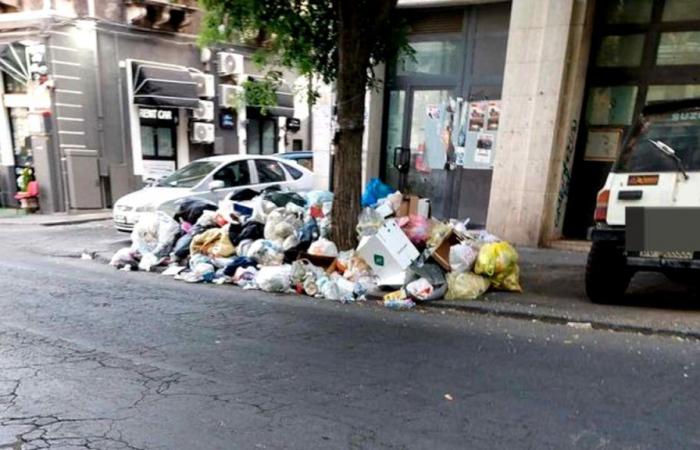 “Piles of rubbish in via Plebiscito, what sorted waste collection?”