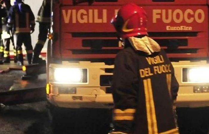 POZZUOLI | Fire breaks out in a building: four apartments evacuated