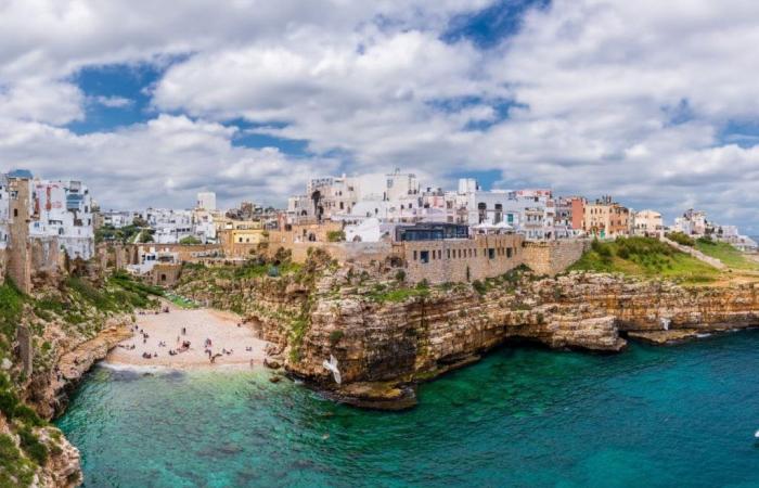 here are the 5 most beautiful beaches in Puglia that you can also reach by motorbike