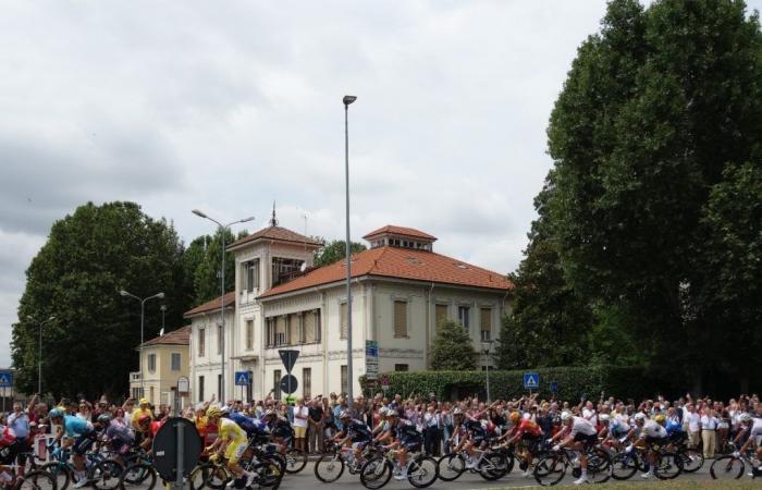 Biniam Girmay Wins Third Stage of Tour de France