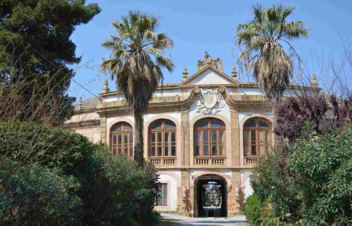 Which Sicilian city where Guttuso was born has a monster villa?
