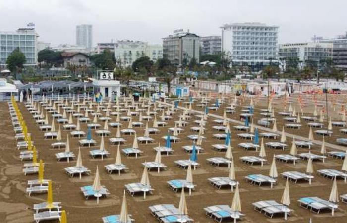 Bad weather slows down attendance at the beach, drops from 10% to 60% – Current affairs