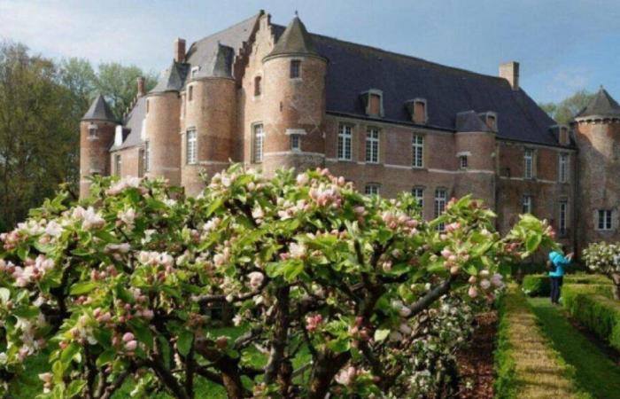 This magnificent village located one hour from Lille will have a stamp bearing its image