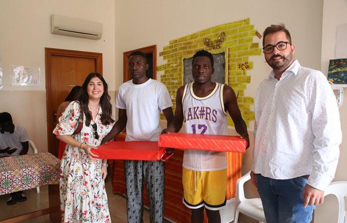 Rotaract of Trapani donates two computers to Badia Grande