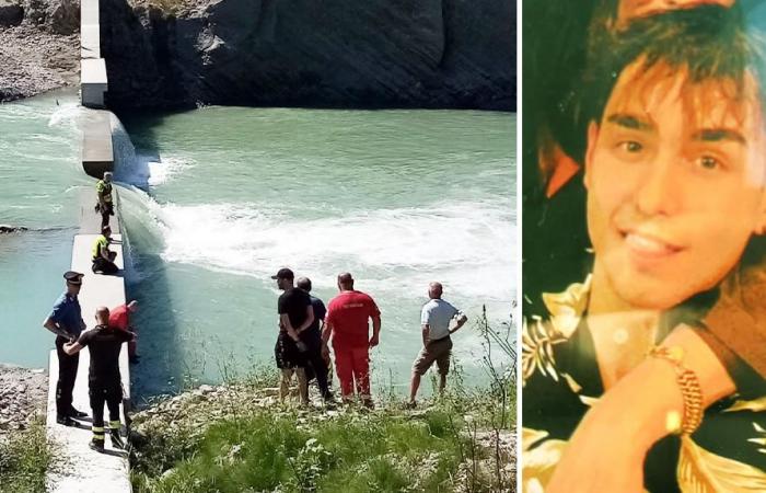 The body of the boy swallowed by the Enza river after a dive was found