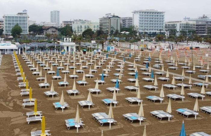Bad weather slows down attendance at the beach, drops from 10% to 60%
