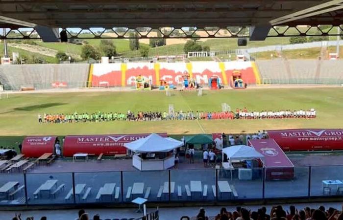 “Derby”, the celebration of Ancona football, excites the city