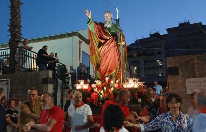 Saint Paul the Apostle in Ragusa, faithful in procession yesterday