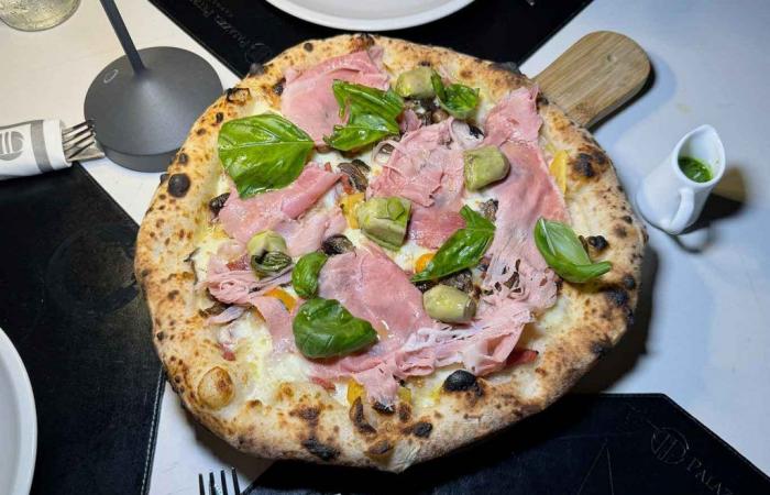 The 16 best capricciose pizzas in Naples, Caserta, Salerno