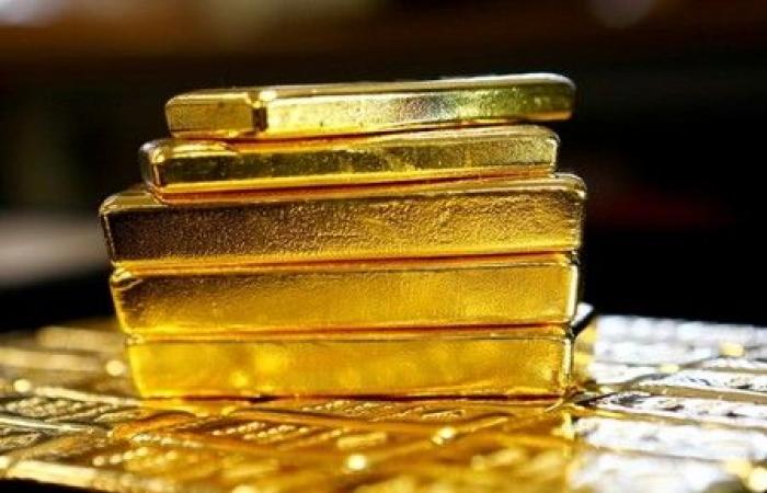 Gold flat as US bond yields hold firm; investors seek more data