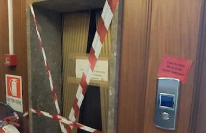A 25-year-old in the Brindisi area falls in the lift shaft of a building