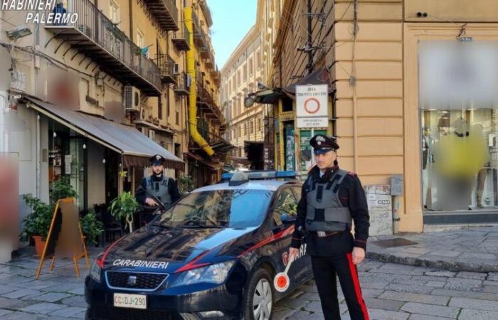 In the historic center of Palermo, citizens patrol against pushers and pickpockets