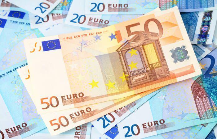 Euro Dollar Under Pressure After Expected Fall in Eurozone Inflation