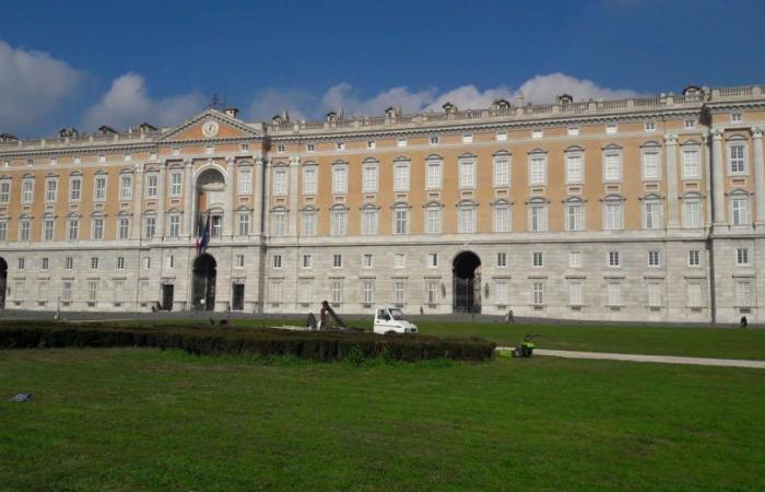 Worker dies at the Royal Palace of Caserta after an illness