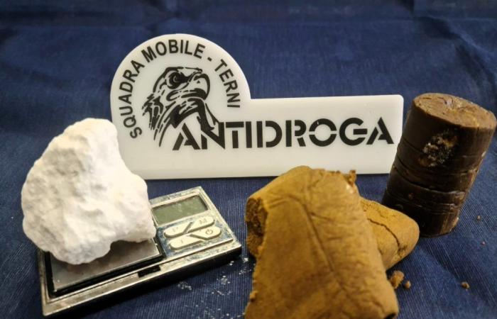 Terni: ‘coke’ and hashish between car and home. 33-year-old Terni man arrested by Mobile