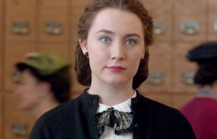 Blitz, Saoirse Ronan shows herself as the protagonist in the first images of the film