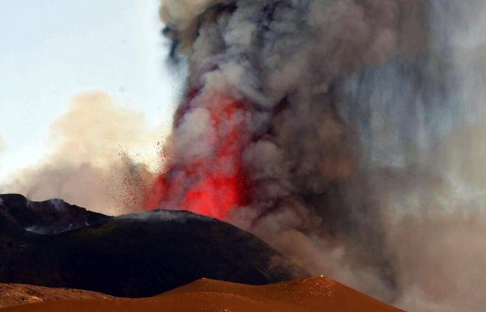 Etna, lava jets 400 meters high: the North-East craters are active