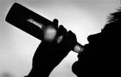 Alcohol and young people, for 32% of males and 25% of females consumption between meals. Data slightly declining after the Covid exploit but the “binge” continues to worry | Healthcare24