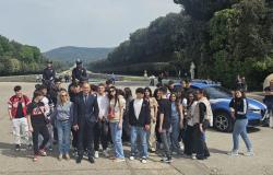 Students of the “Lener” Institute of Marcianise guests of the Horse Police department at the Royal Palace of Caserta Park | Procope Coffee | Highlighted – Institutions – Museums, Art and Culture