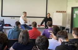 Eagles in class at the Pacinotti High School: the Youth Sector was present in the first meeting | Spezia Calcio