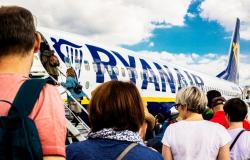 Ryanair Crotone Bergamo flight arrives 4 hours late, refund for passengers ~ CrotoneOk.it