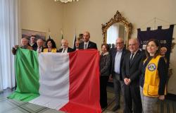 A new tricolor for Palazzo Civico was donated by the Lions