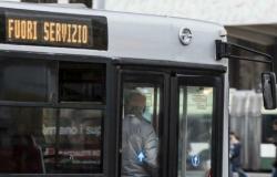 Strike 26 April Rome, four-hour stop on buses, metro and trains: timetables and lines involved