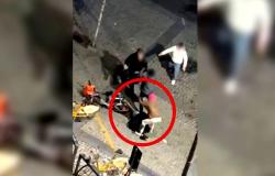 Surrounded and violently beaten in the center of Milan: the video