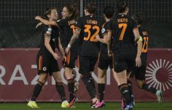 Roma wins a crazy match against Sassuolo, a draw between Inter and Fiorentina. Como victory in the relegation group