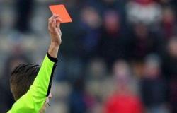 Disqualified for one year for the punch given to the referee in the regional under 17 students’ match