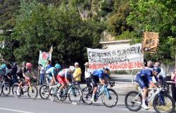 Giro d’Italia 2024, the No cava protest in Montignoso Wednesday 8 May Il Tirreno
