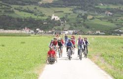 170 relay teams pedal with a baton along the Via Claudia