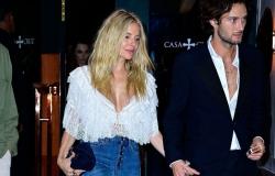 Sienna Miller in clunky wedges and jeans, the unexpected boho look for the 2024 Met Gala After-Party