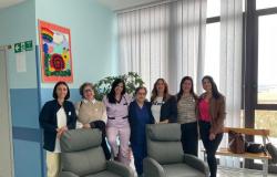 Modica, donated reclining chairs to pediatrics from the Women’s House of Scicli –