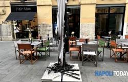 Arsonist sets fires at night in the city center :: Report in Naples
