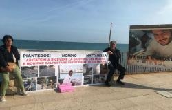 The sit-in of the parents of chef Raffaele Casale in front of the Court of Trani: “No to the dismissal”