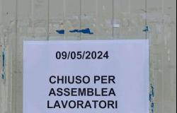 Gran Sasso, CTGS workers on strike. Today garrison at the Luminosa Fountain