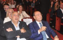 The frost falls between Schifani and Lagalla at the Anm congress in Palermo